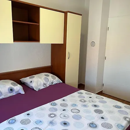 Two Bedroom Ivana - 150 M From The 비르