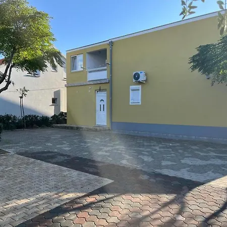 Two Bedroom Ivana - 150 M From The Apartment Vir