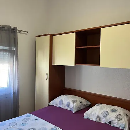 Two Bedroom Ivana - 150 M From The 비르