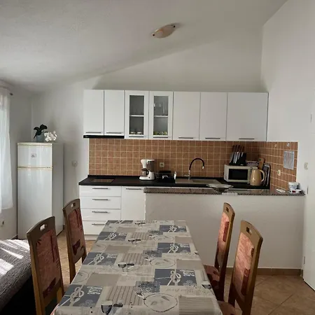 Two Bedroom Ivana - 150 M From The * Vir