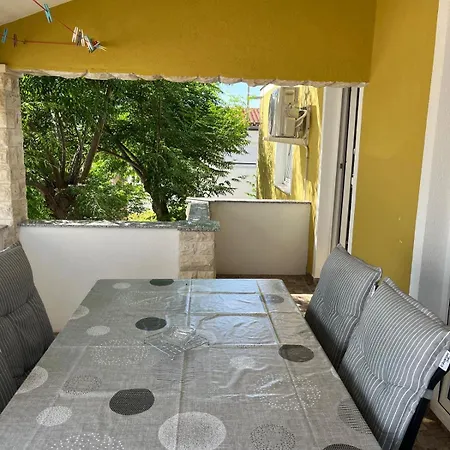 Two Bedroom Ivana - 150 M From The 비르